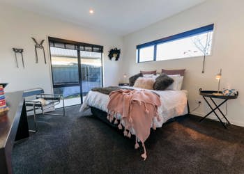 11 Eleanor Lane 21 21 Web